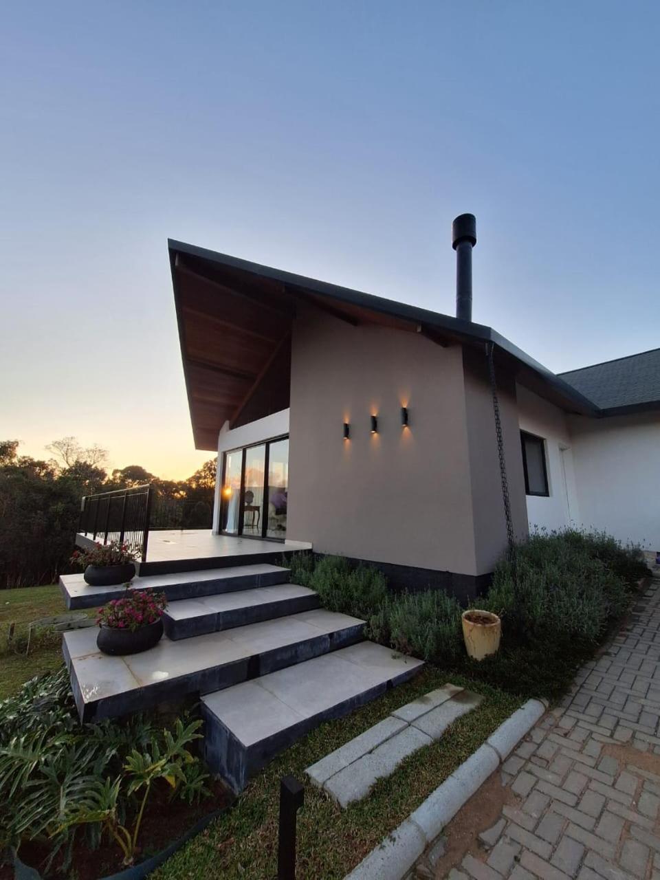 Casa Em Condominio Na Serra Раншу-Кеймаду Экстерьер фото