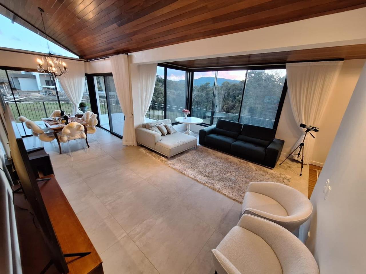 Casa Em Condominio Na Serra Раншу-Кеймаду Экстерьер фото